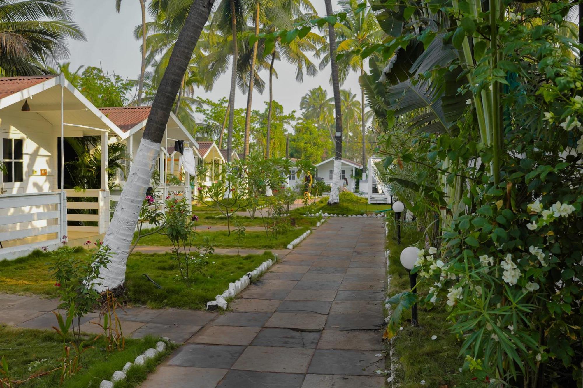 Seabliss Hotel Morjim